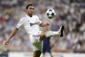 milan.com-天王归来！费德勒首秀惊艳全场，拜仁球迷沸腾